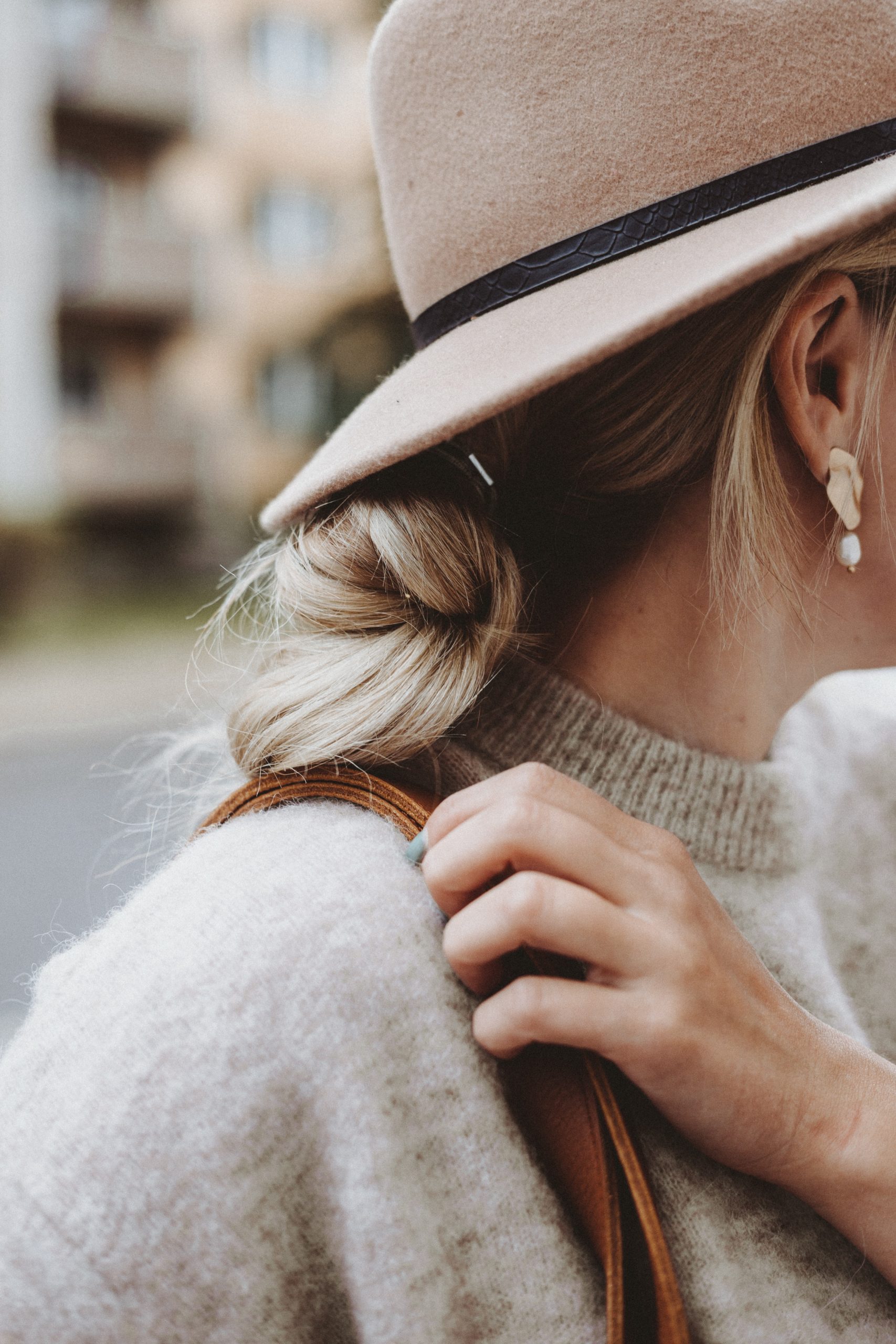 About Us | Aelyn